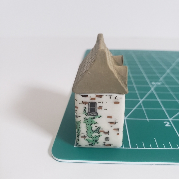 Wade England Figurines Whimsey On Why Dr. Healers' House #3 - Picture 8 of 9